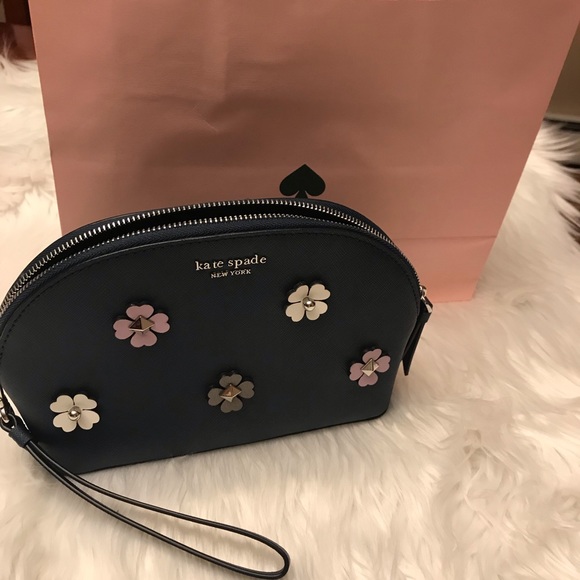 ❌SOLD❌Kate Spade Med Dome Cosmetic bag - Picture 2 of 8